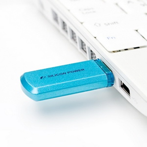 USB  16GB  Silicon Power  Helios 101  голубой